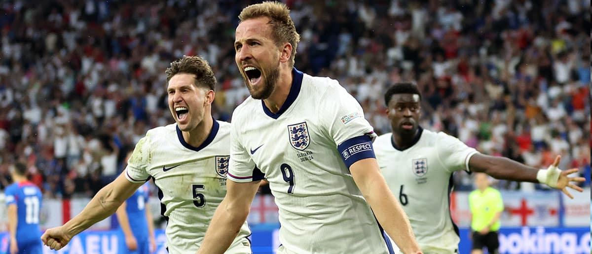 Harry Kane of England celebrates scoring his team's second goal during the UEFA EURO 2024 round of 16 match between England and Slovakia at Arena AufSchalke on June 30, 2024 in Gelsenkirchen, Germany.