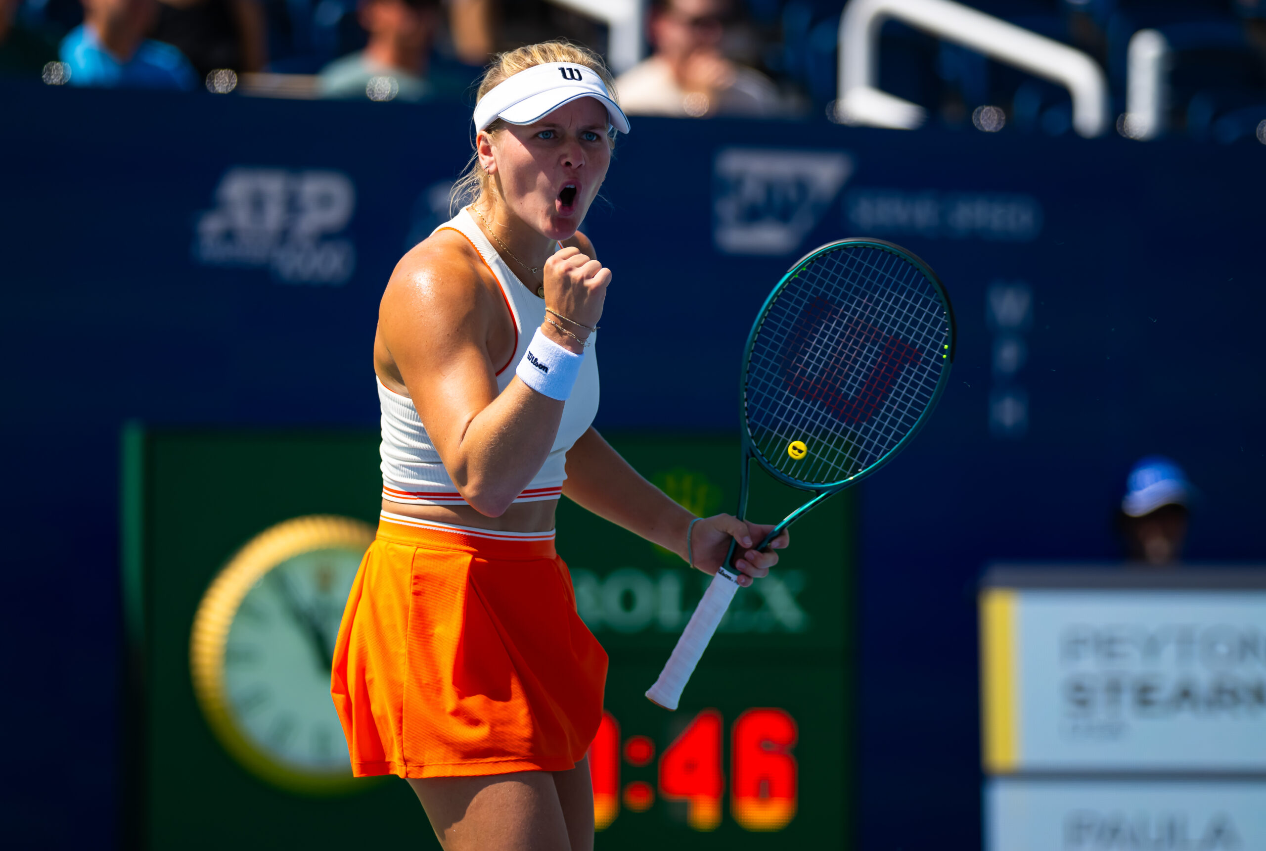 MASON, OHIO - AUGUST 14: Peyton Stearns of the United States in action against Paula Badosa of Spain in the first round on Day 4 of the Cincinnati Open at Lindner Family Tennis Center on August 14, 2024 in Mason, Ohio (Photo by Robert Prange/Getty Images)